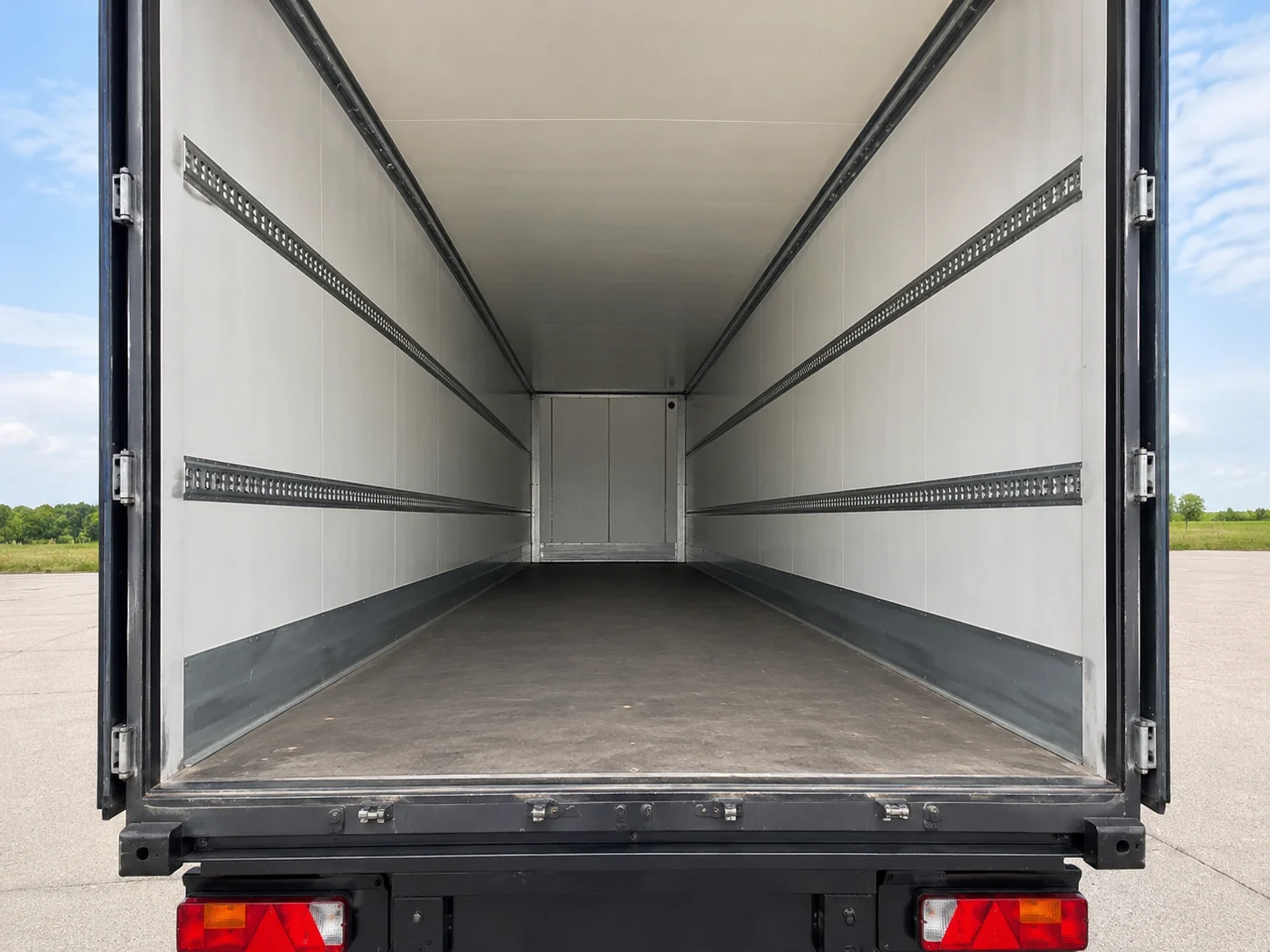 Drawbar trailer interior
